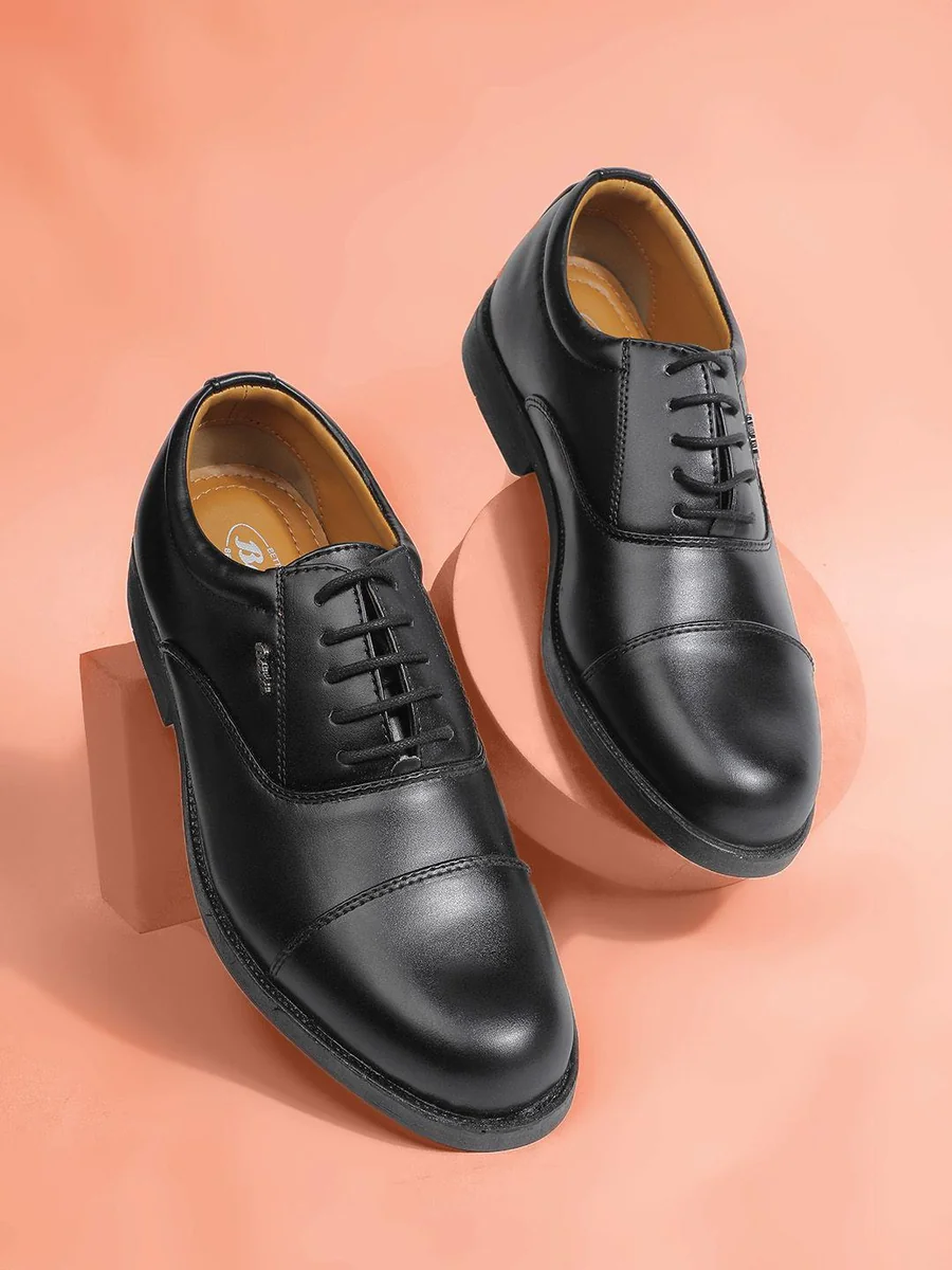 Men   Lace-Up Formal Oxfords