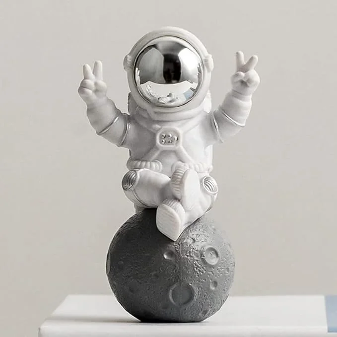 Street27® Cute Outer Space Astronaut Figurine Action Figure Toys Statue for Showpiece Home Living Room Decor Office Desktop Decoration Car Dashboard, Kids Birthday Party Gift, Resin - Best Price ₹281 at Amazon