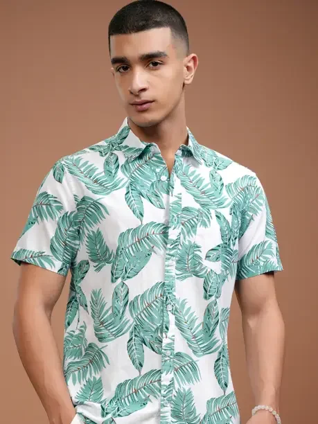 HIGHLANDER Men Slim Fit Printed Cut Away Collar Casual Shirt